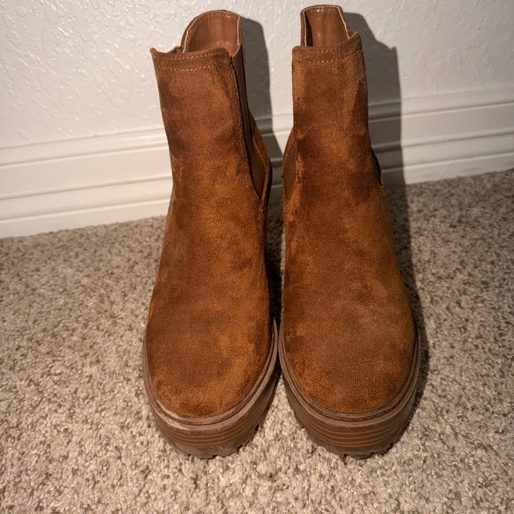 Forever 21 Tan Suede Heeled Boots